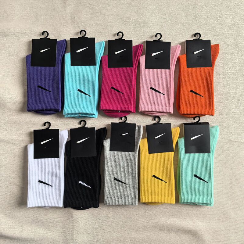 Suwan Nakes Cotton Socks for Men and Women, All Year Round Candy Color Short, Medium and Long Casual Sports Socks Wholesale and Delivery Suwan Nakes Cotton Socks for Men and Women, All Year Round Candy Color Short, Medium and Long Casual Sports Socks Wholesale and Delivery