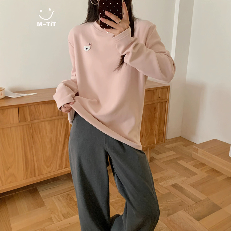 High-quality autumn and winter warm inner wear for women, made of thermal fleece with a soft texture, heat-retaining, round-neck, with a smiley face logo, suitable for outer wear High-quality autumn and winter warm inner wear for women, made of thermal fleece with a soft texture, heat-retaining, round-neck, with a smiley face logo, suitable for outer wear