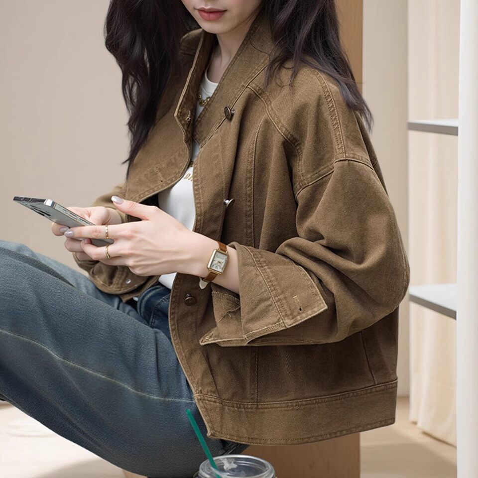 Áo khoác denim ngắn dáng rộng cổ polo cho nữ, dài tay, phong cách giản dị — Áo khoác bò dài tay, Màu nâu (trà nâu), màu xanh chi tiết 37