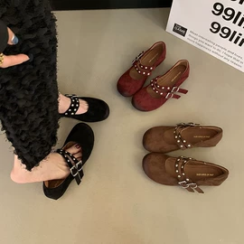 女式运动单鞋;女式皮靴;厚底拖鞋