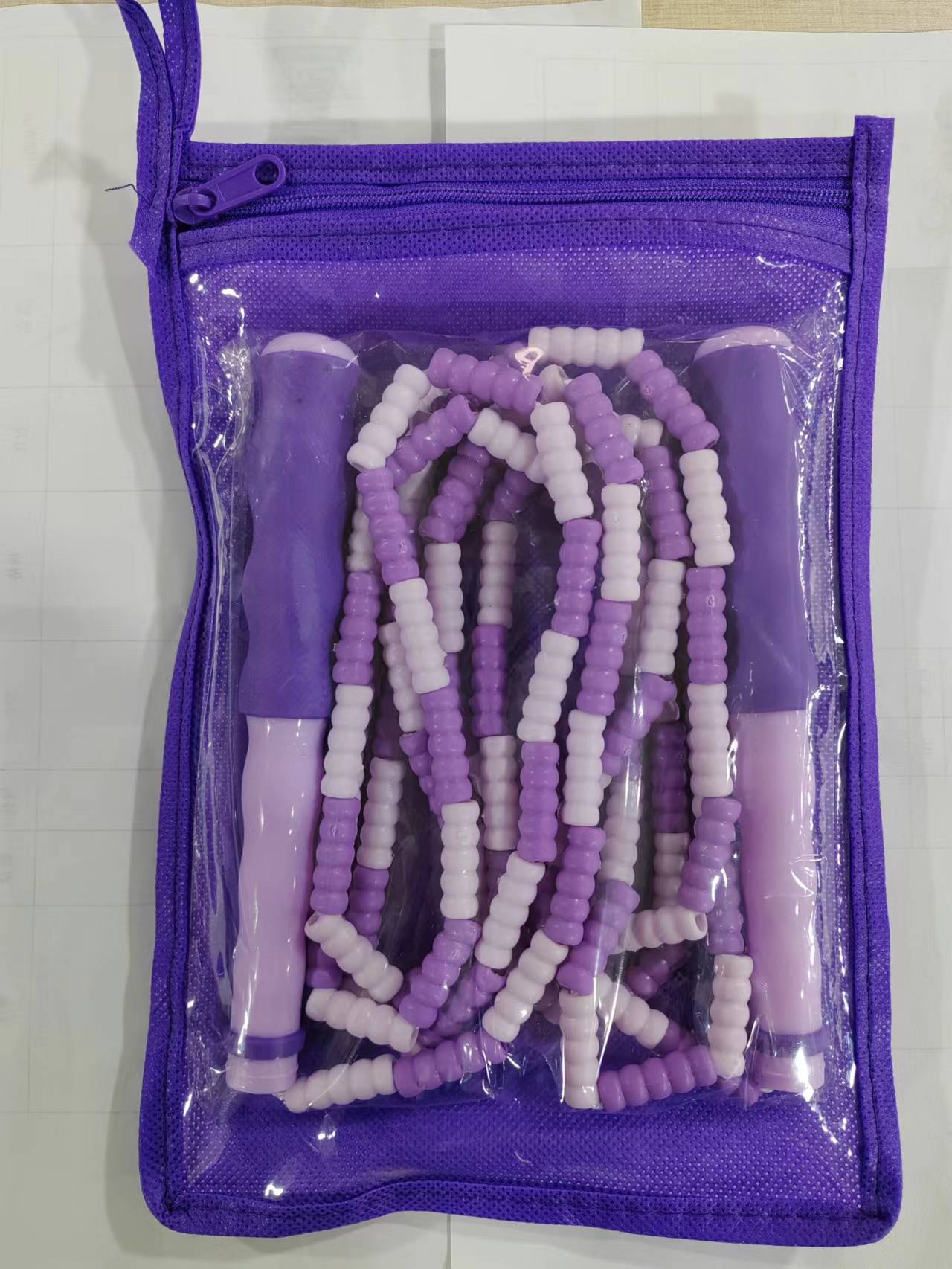 Cuerdas de salto ajustables especiales para estudiantes de jardín de infantes con cuerdas de salto de acondicionamiento físico para evitar la pérdida de perlas blandas