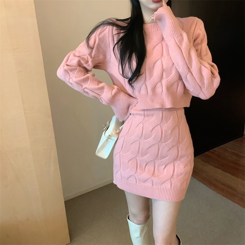 怠惰な風の厚い麻花のニットのセーターのスーツのスカートの女性の身を修める長袖の高い腰はお尻のスカートの2つのセットを包みます。|undefined