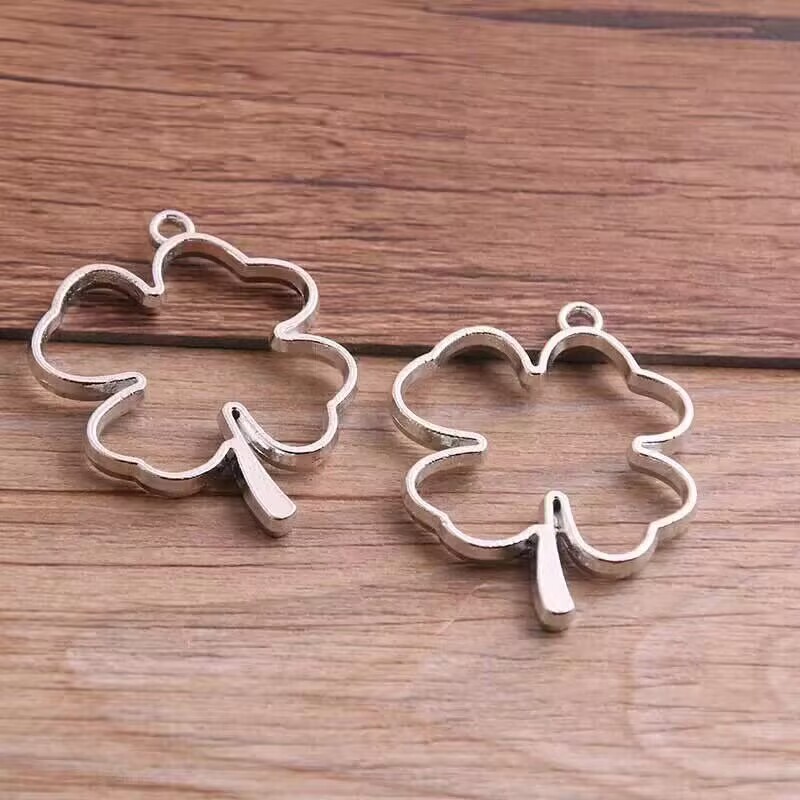 @LB}}HE~TX)7{ICQM[M[R3G