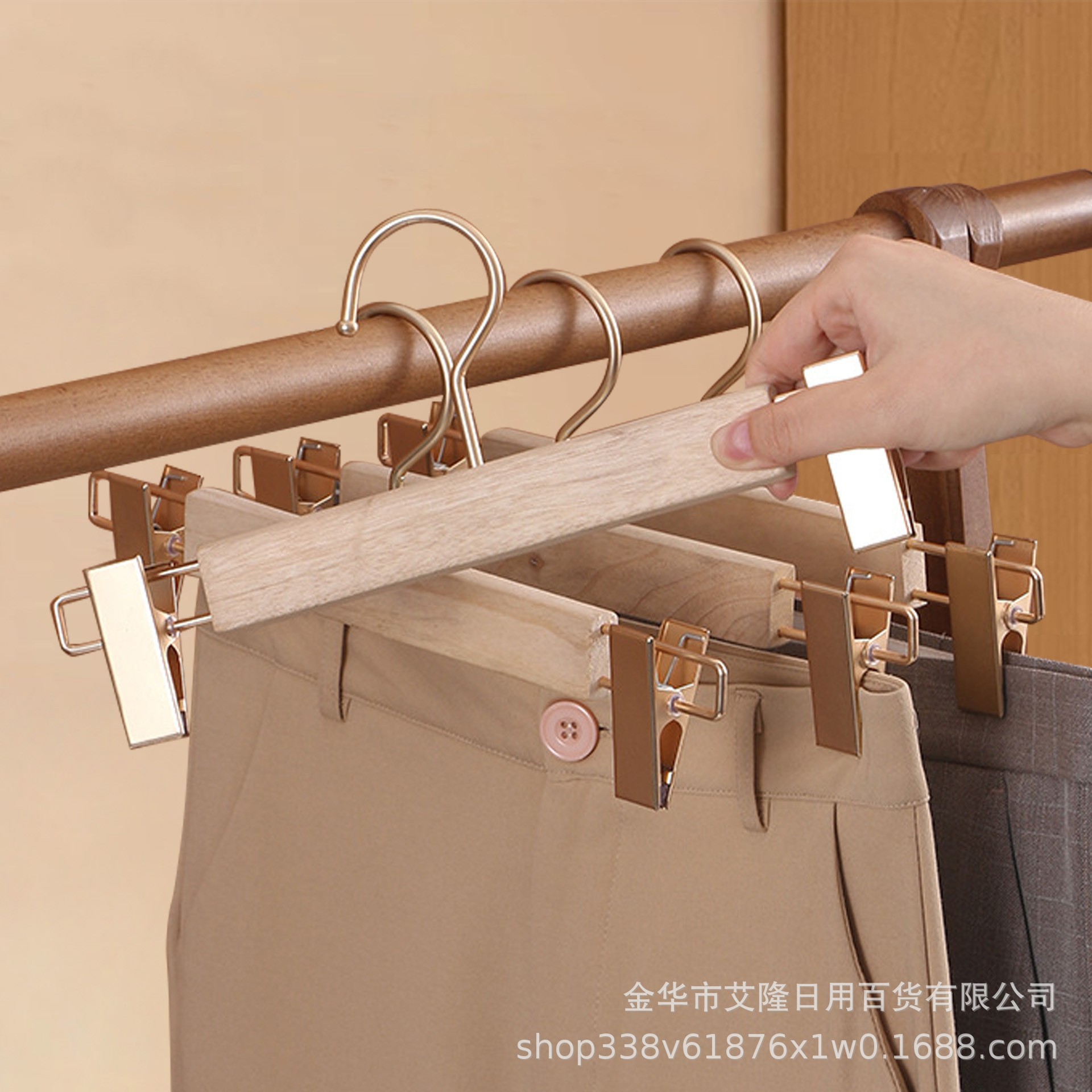 Madera de camphor hogar color tronco hombro ancho sin trajes percha tienda de ropa de mujer madera percha de pantalones adultos