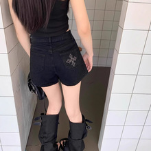 大码女装水洗刺绣黑色牛仔短裤女辣妹直筒修身显瘦包臀热裤潮2025