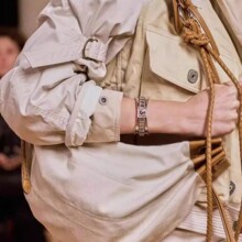 ��Ʒ�W�tͬ��r�аٴ�ţ�Ǿ��K���܇�p��ײɫ�OӋ�μ����