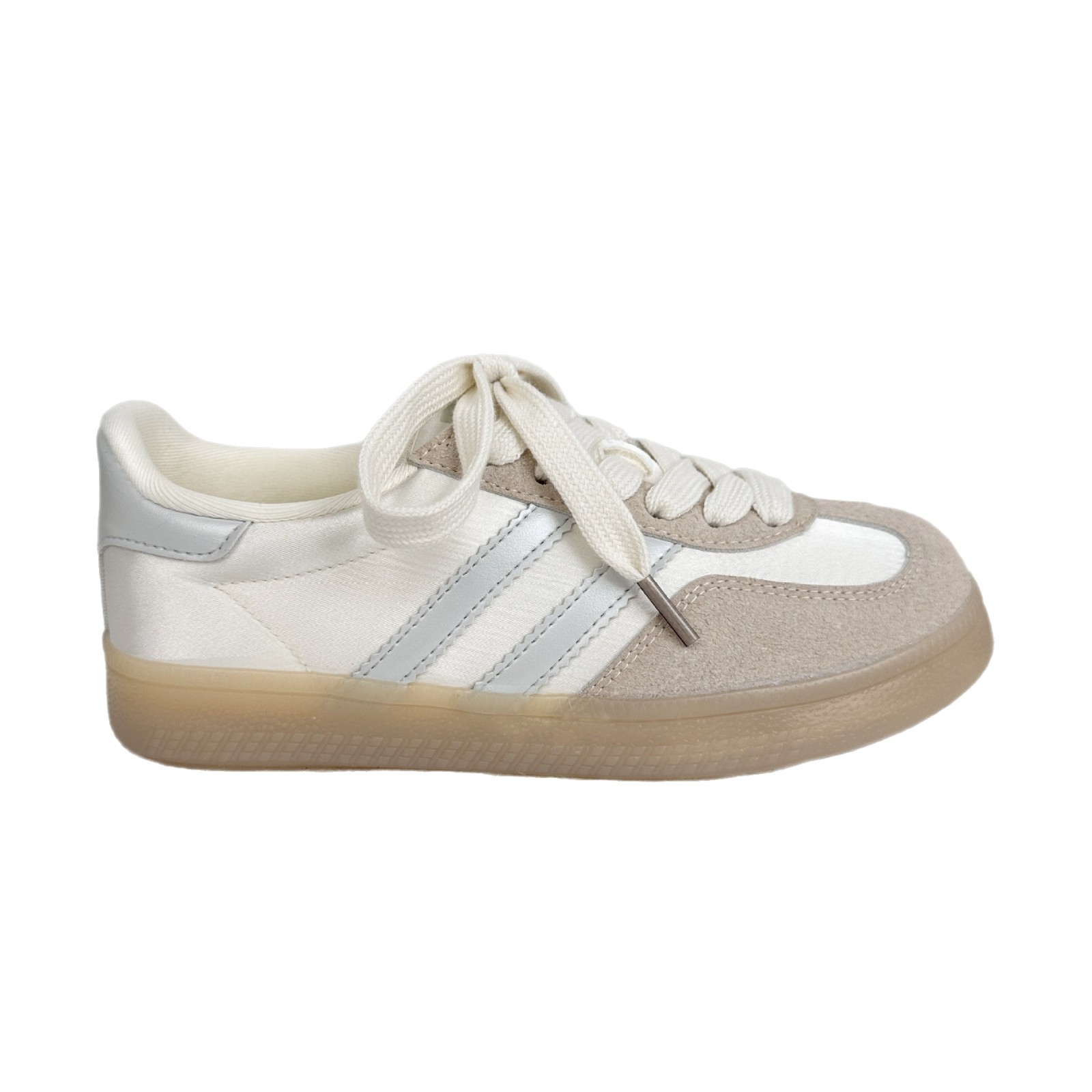 Zapatillas de deporte de entrenamiento de onda lejana para mujer 2025 nuevo estilo verano transpirable punta redonda nicho ballet estilo todo fósforo pequeños zapatos blancos para el cabello