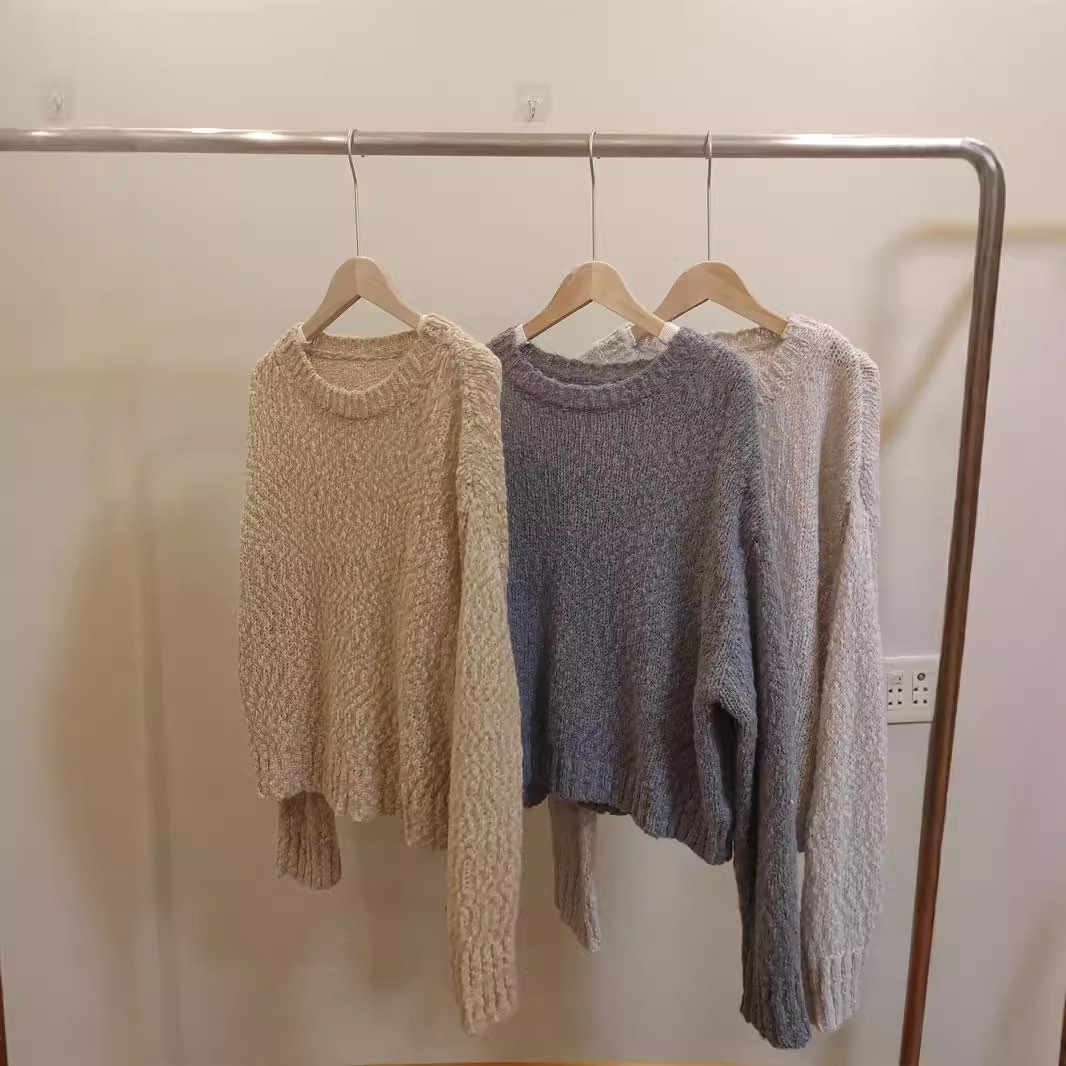 Demi-season fashionable long-sleeve with a round collar