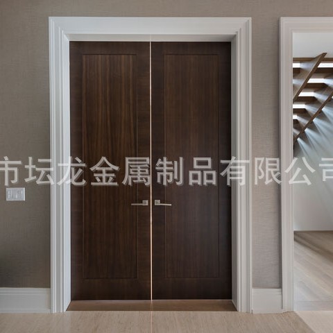 Solid wood swing door, modern villa swing door, suitable for export projects Solid wood swing door, modern villa swing door, suitable for export projects