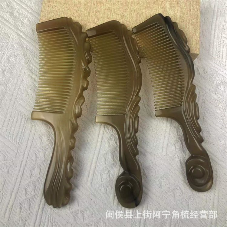 Handcrafted Horn Comb 21cm Thick Handle Round Teeth Massage Comb Carved Design overview