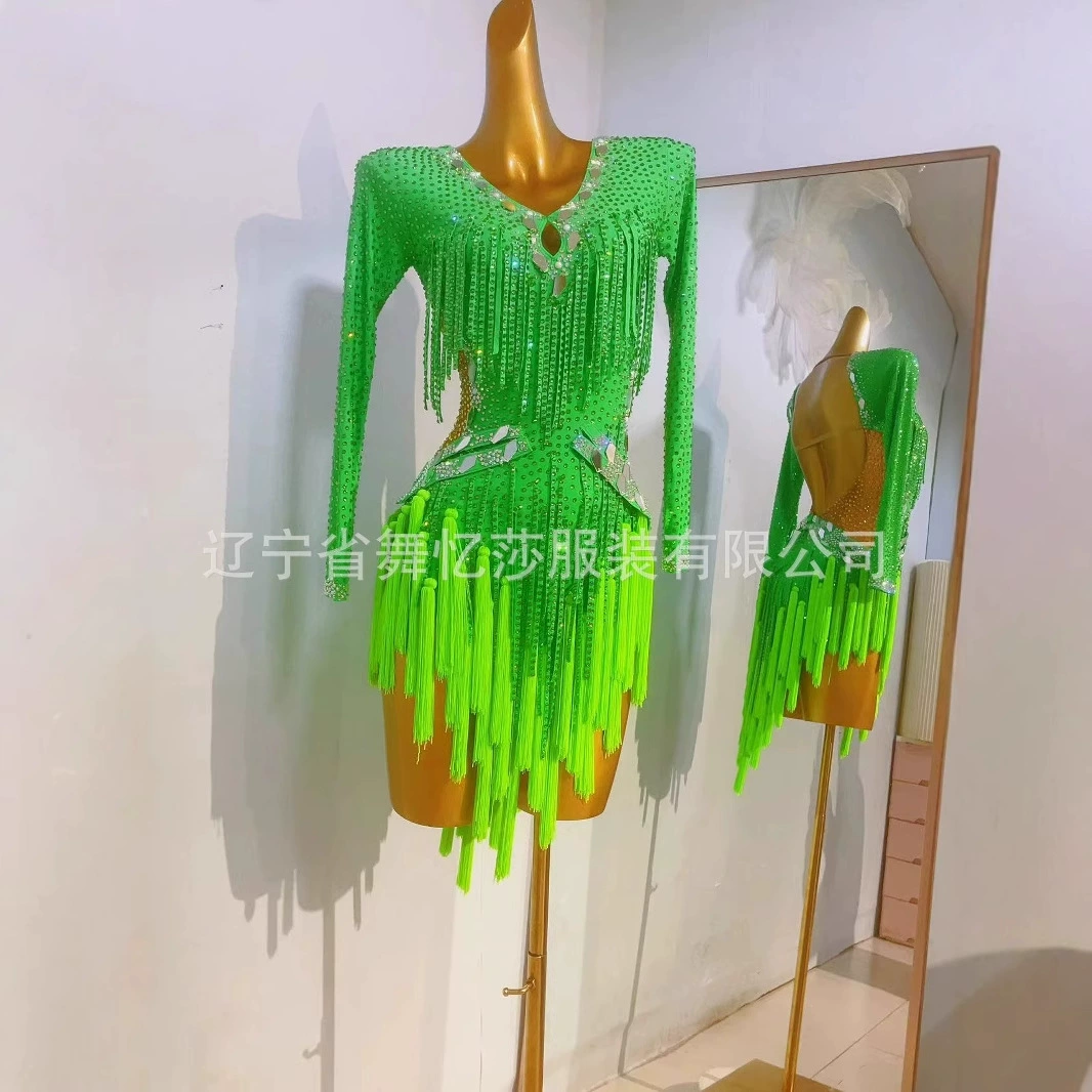 Новое платье для выступлений в латиноамериканских танцах, профессиональный танцевальный костюм с кисточками и стразами, с ажурным цветочным узором на талии для художественных экзаменов.