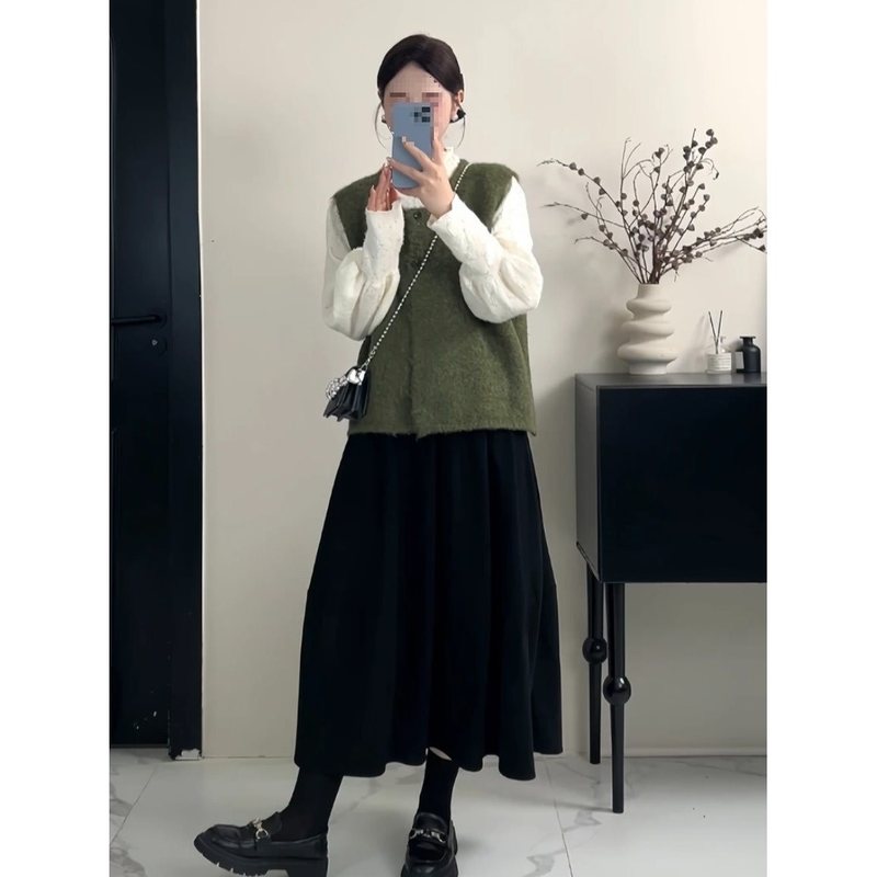 大きいサイズの太った女性のためのスリーピーススーツ、春のニットベスト、ニッチボトムシャツ、スカート|undefined
