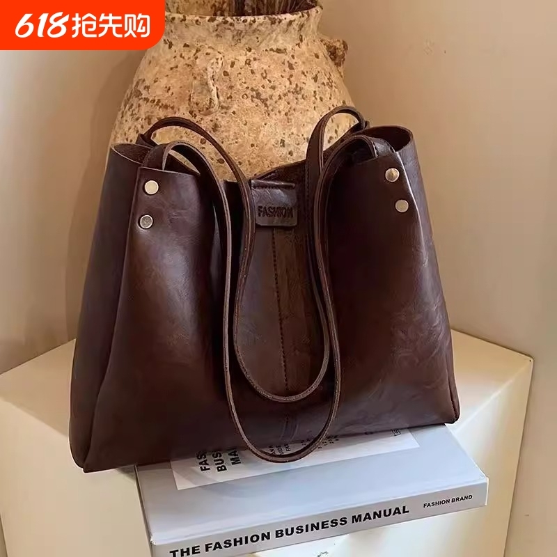 通勤に最適な多用途な脇の下に挟む大容量バッグ 女性用 2025年 韓国風 レトロファッション トートバッグ ショルダーバッグ 春の通勤に|undefined