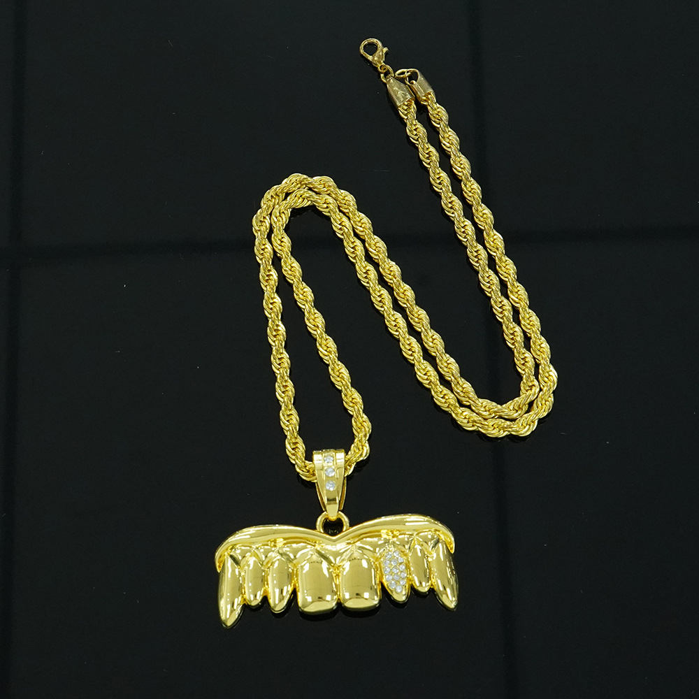 Dorado con cadena de torsión de 5 mm (22 pulgadas)