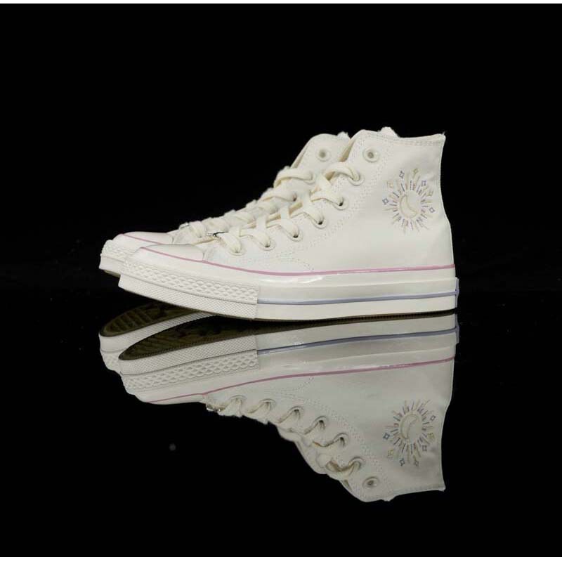 New Retro 1970S Star and Moon Embroidered Off-White High-Top Couple's Canvas Shoes Casual Shoes