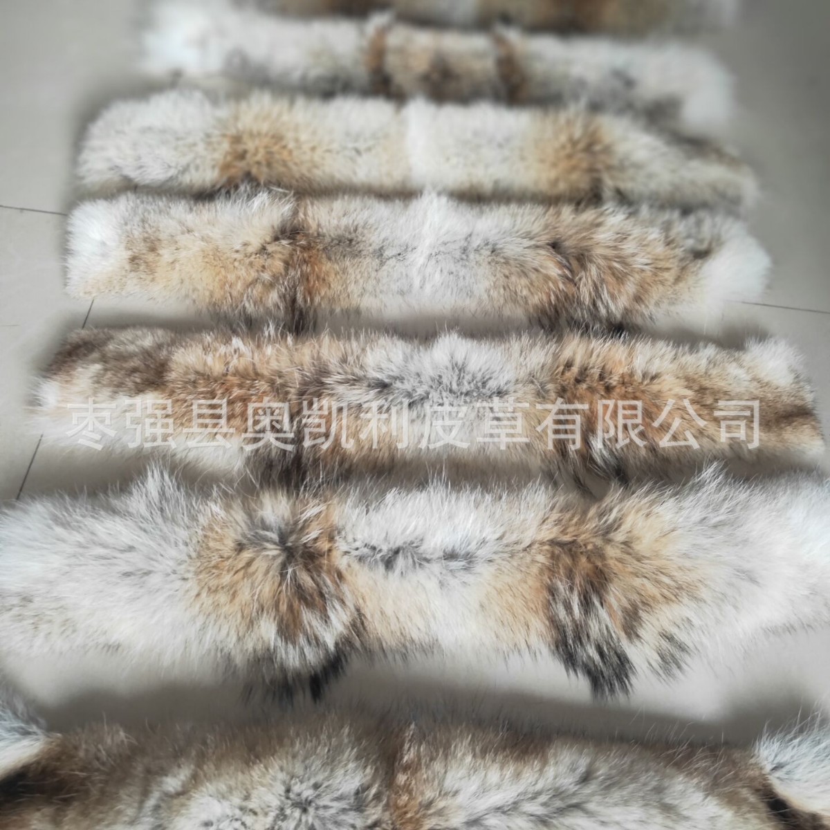 【河北厂家供应】仿真狼毛领 鹅牌羽绒服   coyote fur collar