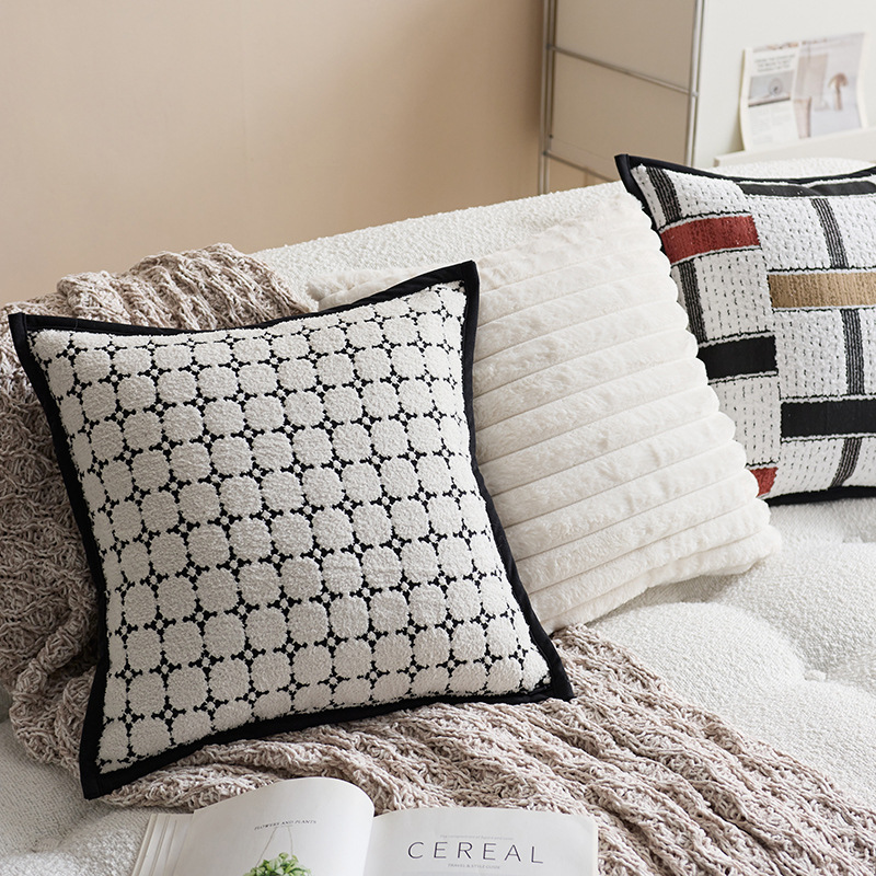 Tablero de ajedrez ligero lujoso sensación de alto nivel negro y blanco sofá almohada sala de estar modelo de alojamiento decoración cojín de cabecera almohada