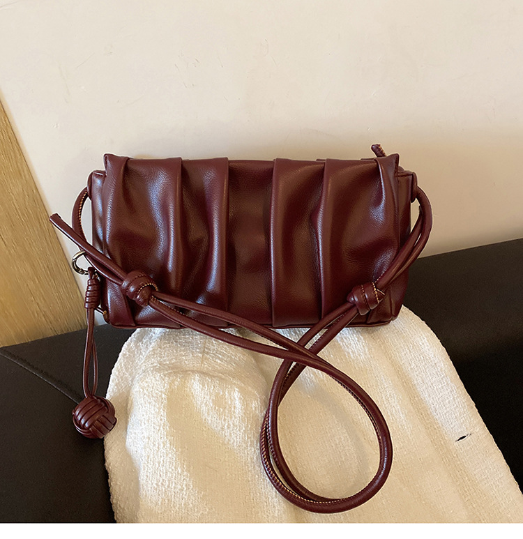 Autumn 2021 New Fashion Messenger Underarm Bag Fold Western Style Single Shoulder Bag display picture 22