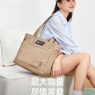 ���ذ�Ů�������μ��С�܋�����W��ͨ�ڰ���Ů��