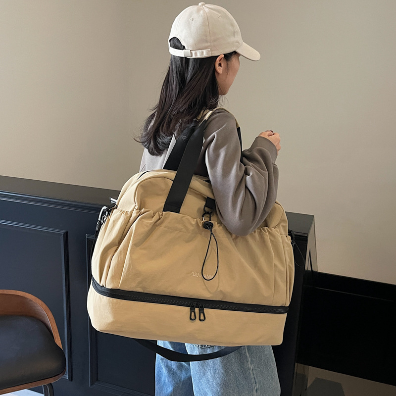 capacious handheld travel bag for men and women