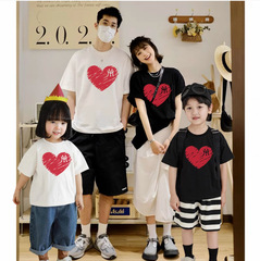 Parent-child clothing for a family of three and four 2024 new short-sleeved T-shirts to hit the streets in summer mother-daughter fashionable love rompers