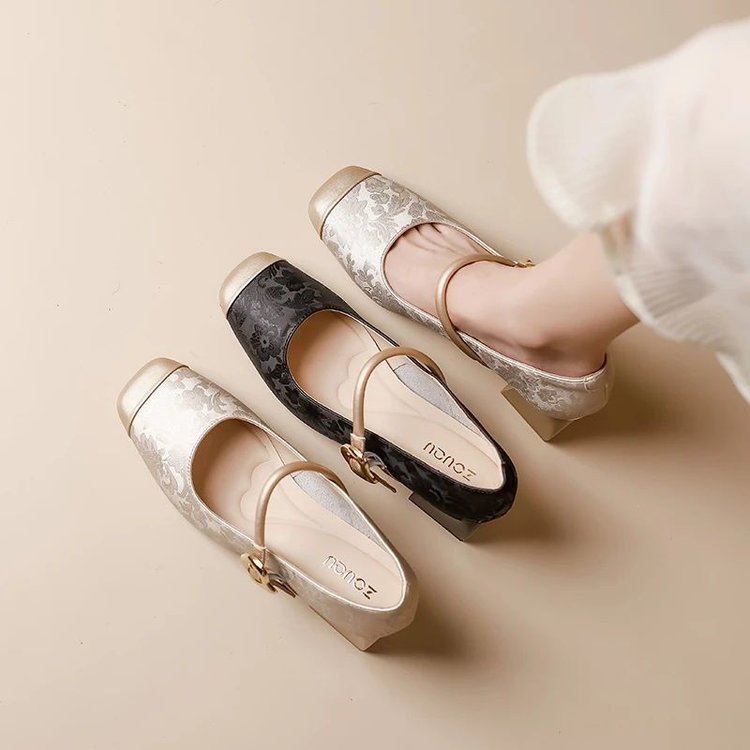 Guofeng nuevo zapato único chino para mujeres 2025 otoño nuevo tipo de suela suave de talón grueso cuadrado con una palabra con una combinación de zapatos Mary Jane