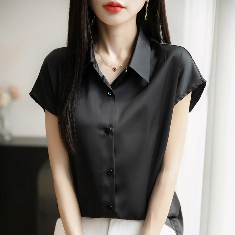 검은색