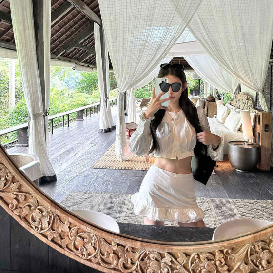 Good morning fan fan first love small white flower! Short Shirt Top Bow Hem Lace Short Skirt suit Women's Spring