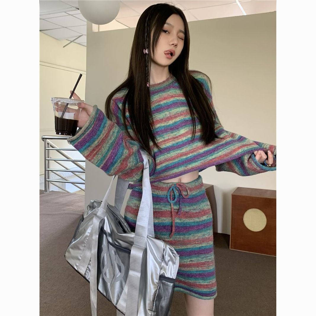 条纹撞色毛衣套装女秋冬新款设计感别致显瘦针织上衣短裙子两件套