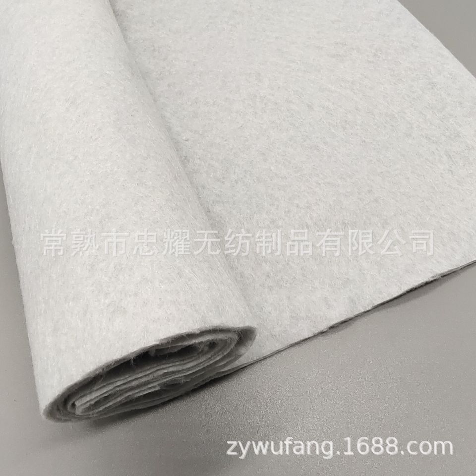 白色涤纶黏胶吸水针刺棉无纺布服装被子超声波肩布内衬绗缝棉