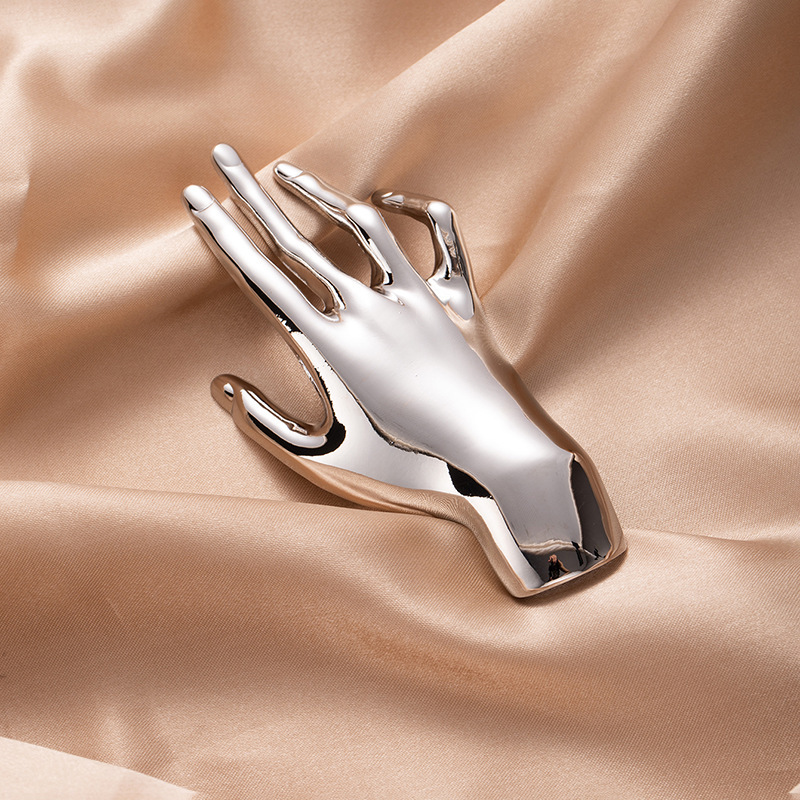 Exaggerated 3d Palm Brooch High-end Metallic Statement Accessory_voghion.com