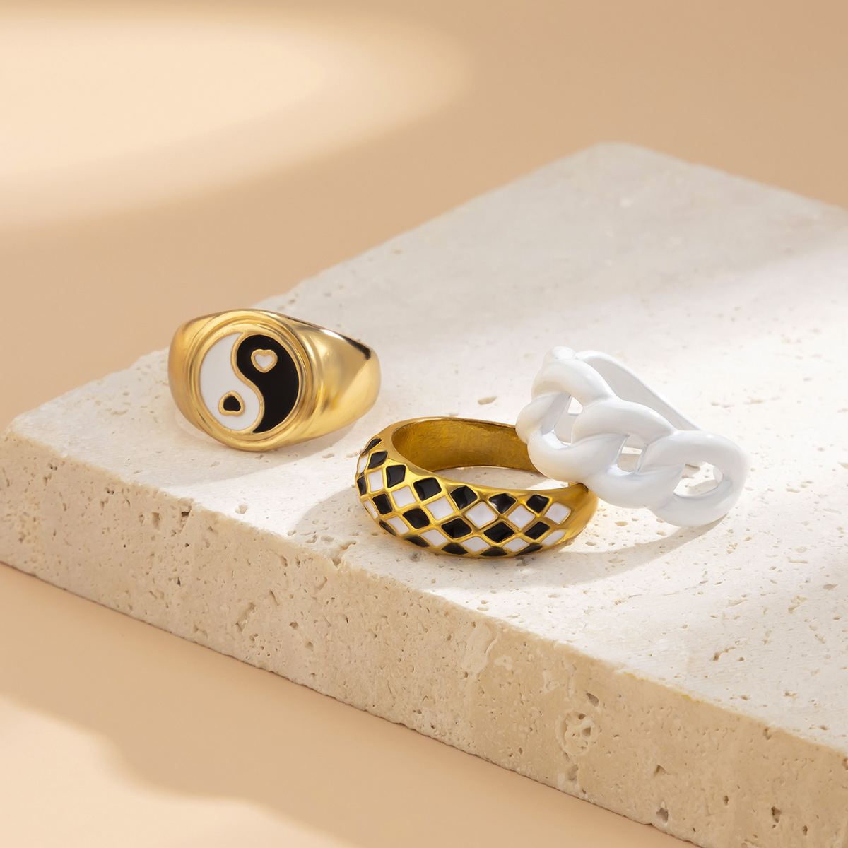 Retro Geometric Hollow Open Chain Ring Simple Tai Chi Oil Drop Checkerboard Ring display picture 3