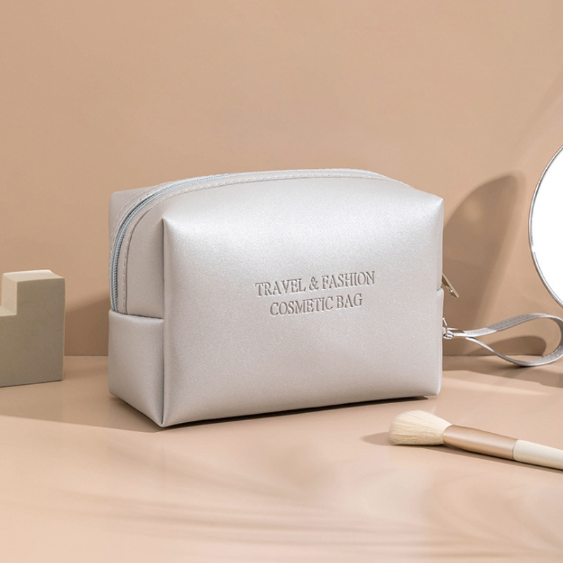 ��óŮʿ�˽ǻ�ױ��ʵ������С���ƻ�ױ��Ůʿ��ױƷ����