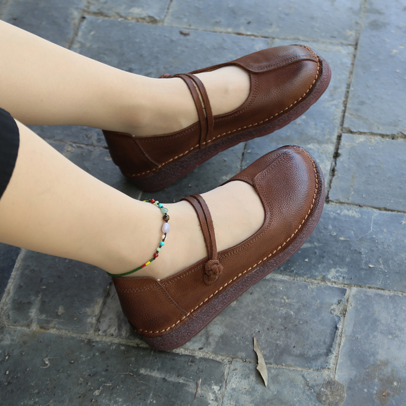 Zapatos individuales de mujer de boca baja de cuero Dongguan, estilo étnico retro, zapatos Mary Jane, suela gruesa antideslizante, zapatos de mujer de piel de vaca de primera capa casuales