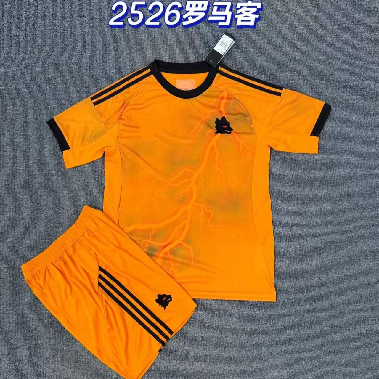 2526 Equipación de visitante del Roma