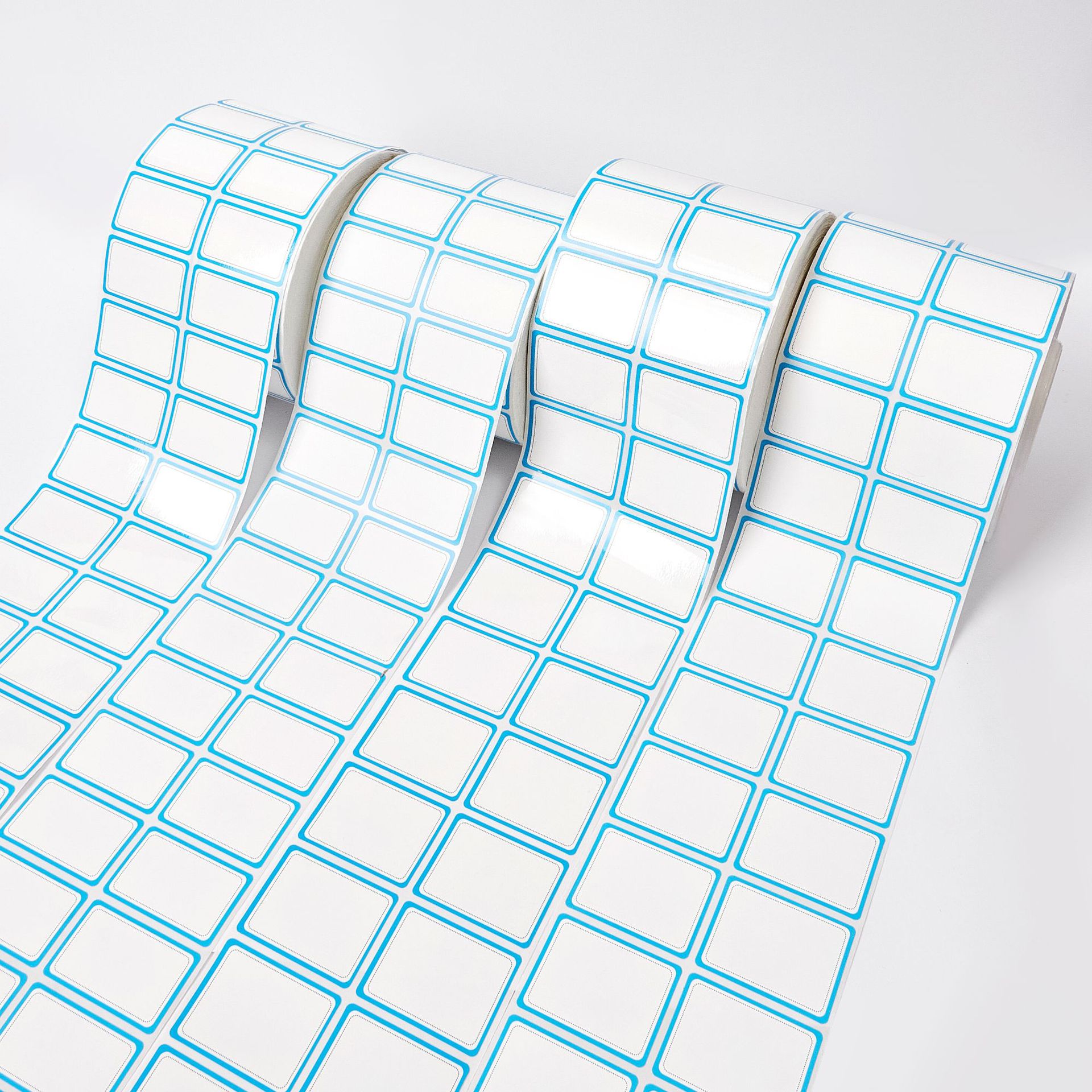 姓名贴耗材厂家批发货源稳定班级贴纸透明防水不干胶贴卷装名字贴