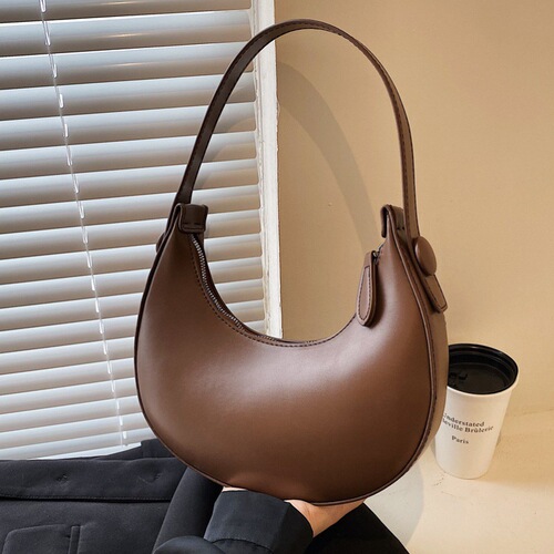 Korean-style vintage mini bag for women, 2024 new collection—stylish, trendy, and Instagram-worthy shoulder bag with a sleek, minimalist underarm design.