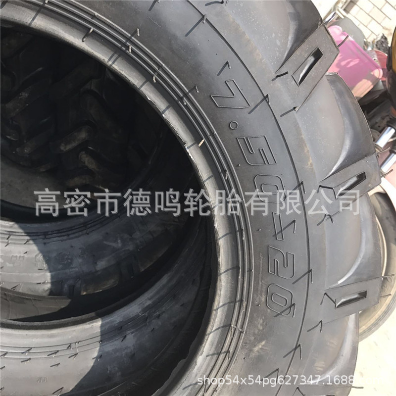 Suministro de neumáticos para tractor 750-20 Tiller espiga flor neumático 8.3-20