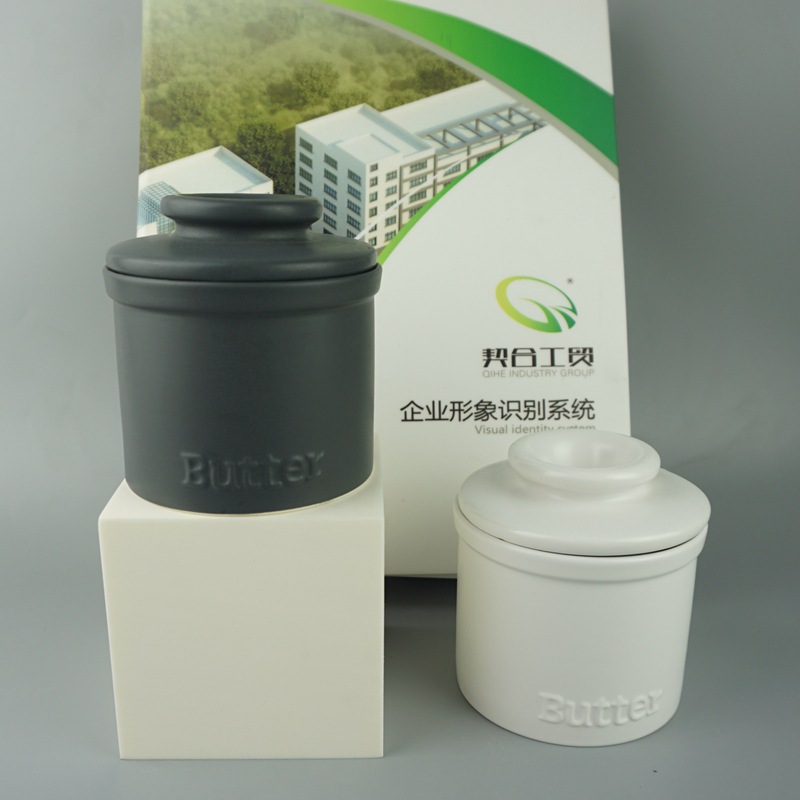 Estrictamente seleccionado en blanco y negro de cerámica amarillo tanque de aceite plato de queso con tapa cocina queso tanque de almacenamiento caja de mantequilla traje