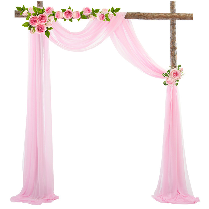 カーテンは欧米の結婚式のアーチで飾られています。|undefined