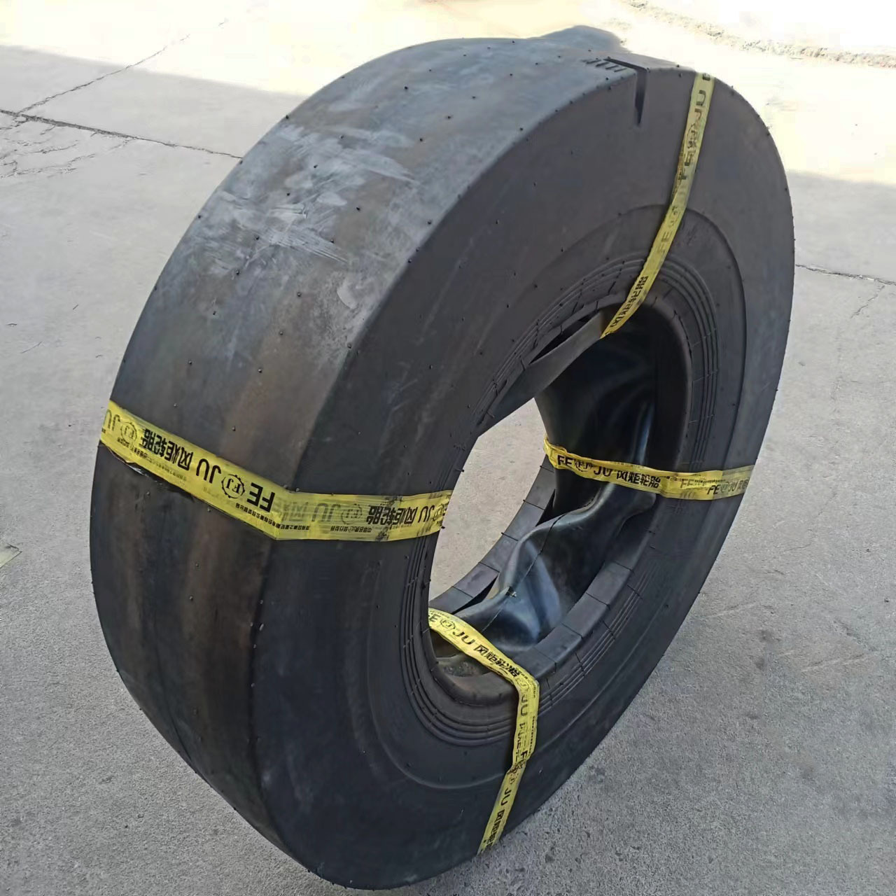 正品风炬1200-24光面轮胎井下轮胎矿运机矿用轮胎