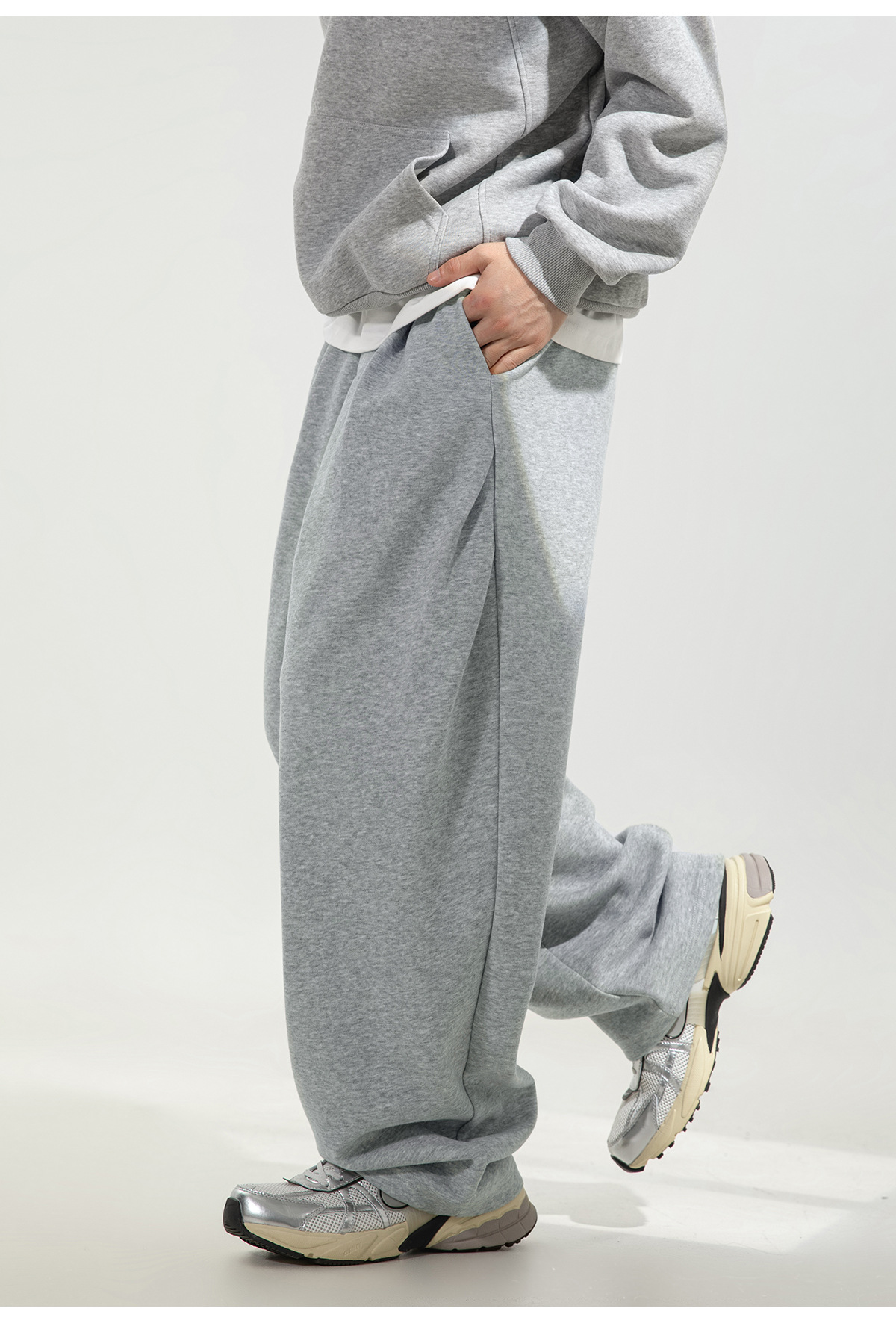 Monochrome Man- Side Double Pleated Sweatpants Men Spring New Trendy Brand Retro Scimitar Casual Sports Loose Texture Long Pants_viptrois.com