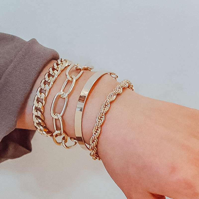 European and American Cross-border Bracelet Four-piece Set Women's Hip-hop Alloy Cuban Bracelet Simple Foreign Trade Bracelet Exaggerated Jewelry European and American Cross-border Bracelet Four-piece Set Women's Hip-hop Alloy Cuban Bracelet Simple Foreign Trade Bracelet Exaggerated Jewelry