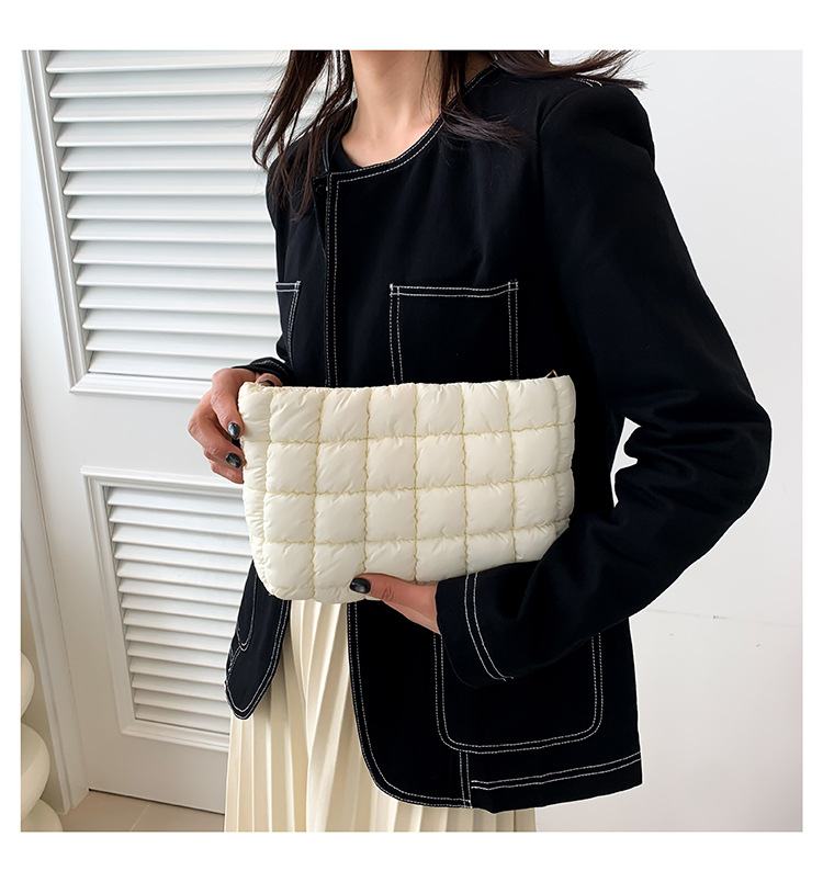 175g Weight Synthetic Leather Lining Material Magnetic Buckle Closure Type / Strap Type Clutch Bag Bags Type Holiday, Travel Occasion Cotton Material Lattice, Solid Color Pattern All Seasons Season Women's Gender Basic, Classic Style Style Medium Size Basic Classic Style Lattice Solid Color Cotton Makeup Bags 2