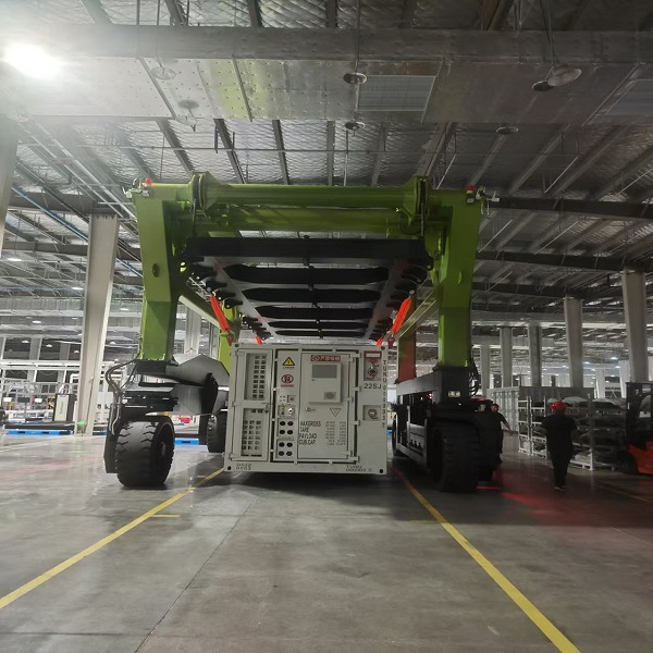 宝威 储能柜跨运车 集装箱跨运车 多行业可用 非标设计 技术可靠