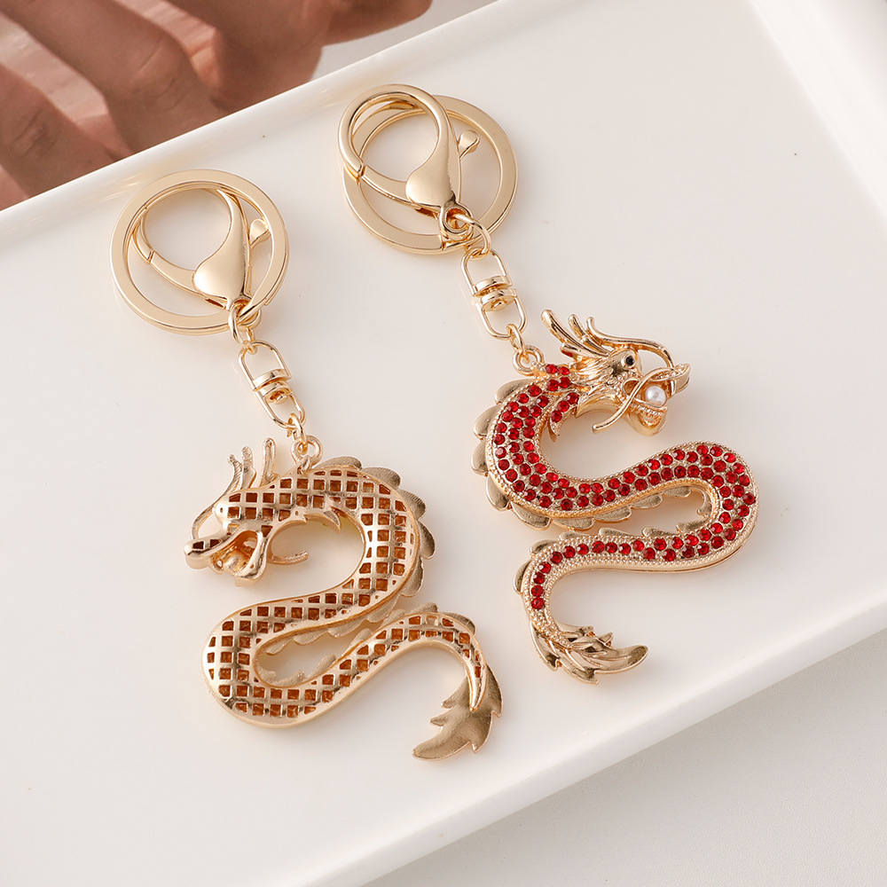 Estilo chino diamante incrustado suerte doce Zodiaco dragón estilo llavero animal año bolsa colgante metal dragón accesorios del coche