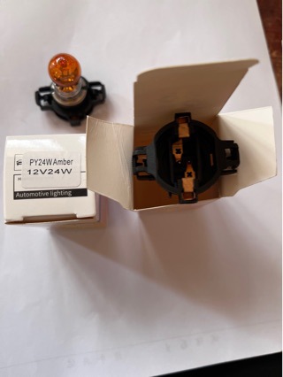 Py24W Car Headlight Halogen 12V Suitable for Bmw 3 Series 5 Series Mercedes-Benz Land Rover Bmw E36E46 Halogen Bulb