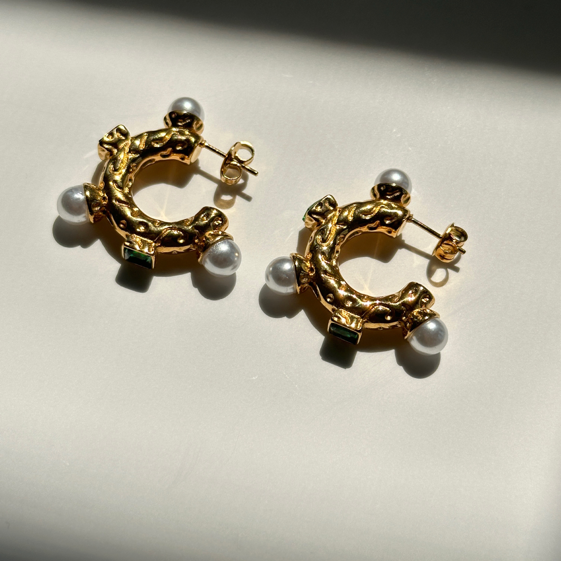 304 Stainless Steel, Titanium Steel Material Color Block Pattern Women's Gender 1 Pair Simple Style Commute Color Block Inlay Titanium Steel Pearl Zircon Earrings