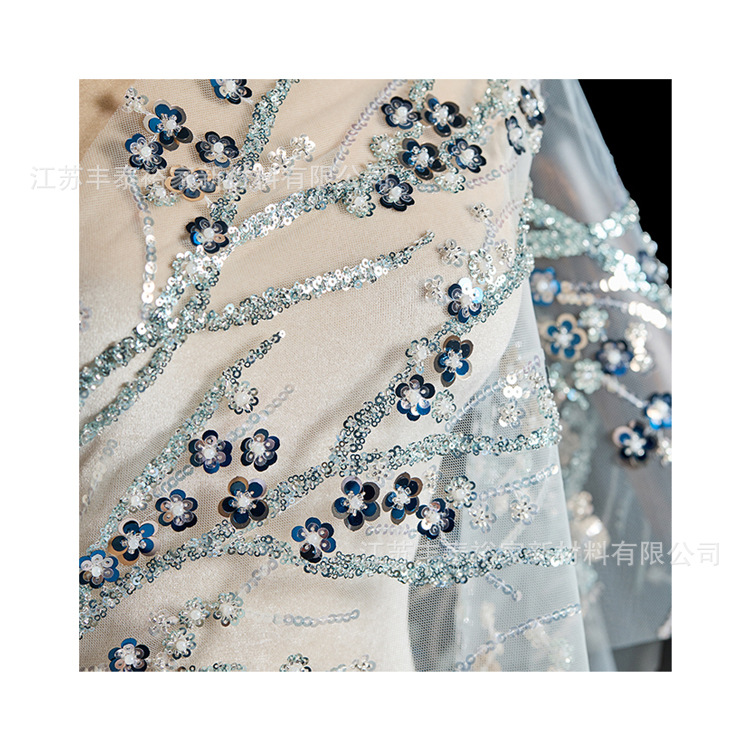 Moda de alta gama tela de cuentas de clavos tela de hilo azul de malla de tela de flores de sequela de cuentas de clavos tela tridimensional de cuentas de perforación