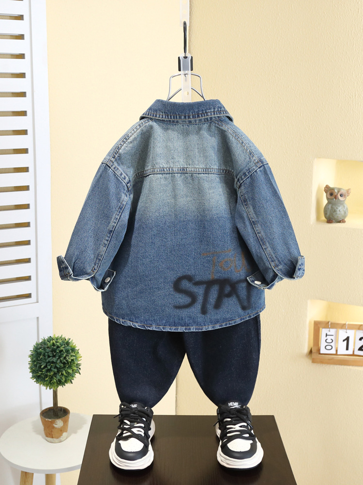 7566 camisa de mezclilla para niños chaqueta delgada primavera 2025 nueva camisa de manga larga para niños primavera y otoño top de moda